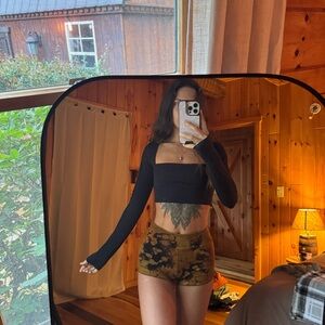 Long sleeve crop top